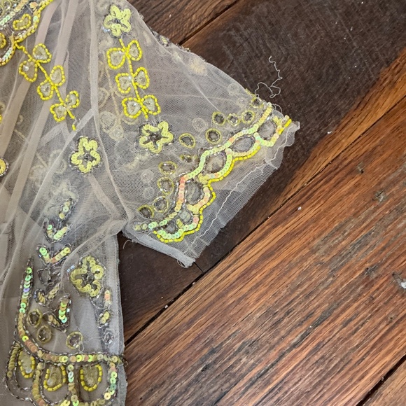 Needle & Thread Tiered Petal Embellished Tulle Dress in Beige Yellow Size 8 - Picture 11 of 15